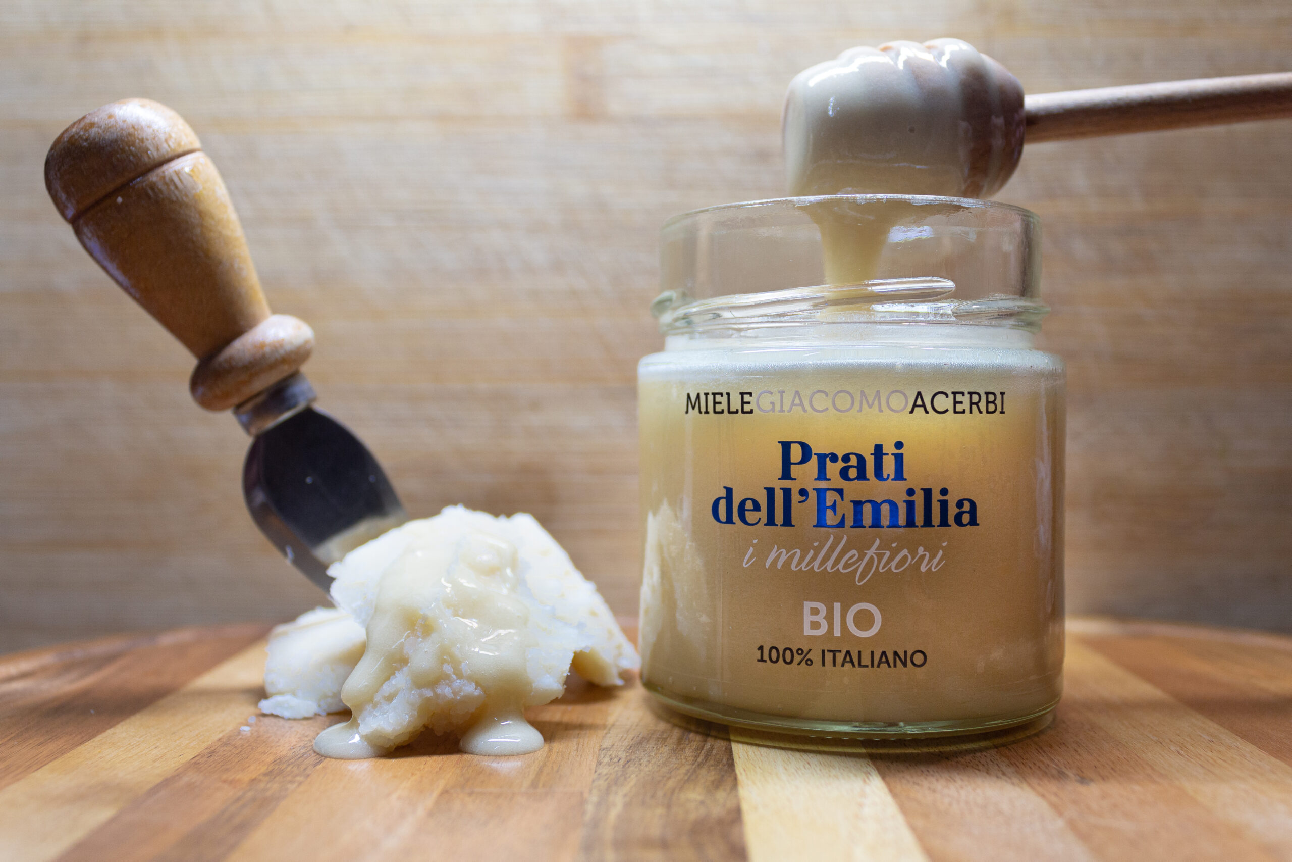 Miele millefiori Prati dell'Emilia abbinato con formaggio stagionato